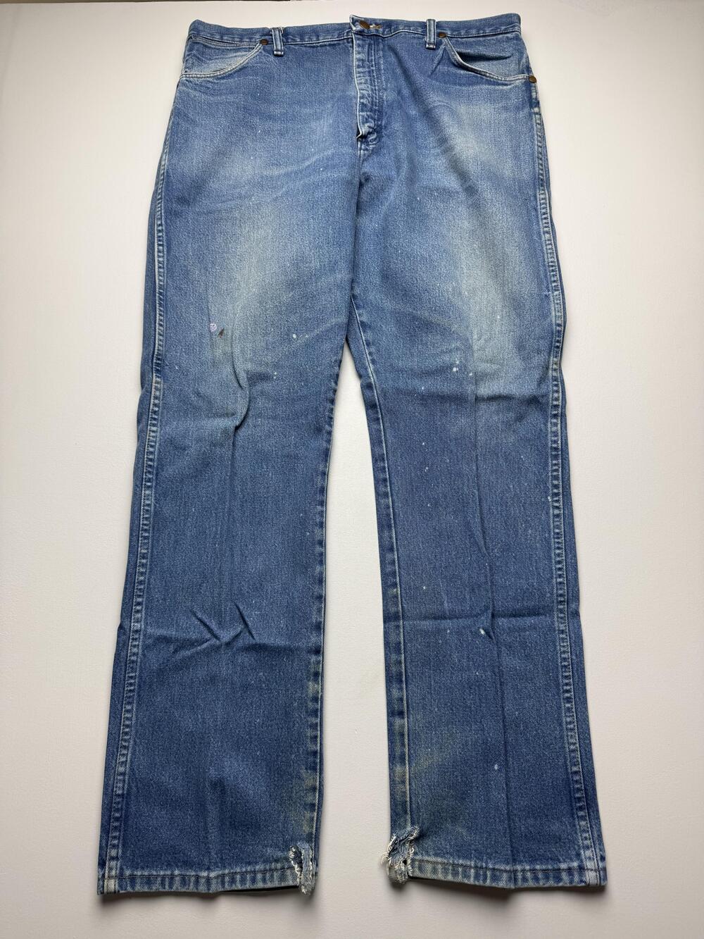 Wrangler Jeans Mens 38x32 Blue Med Wash Denim Regular Straight 13MWZPW